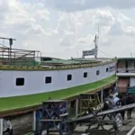 Krisis BBM Subsidi Hentikan Aktivitas Kapal, Puluhan Buruh Pelabuhan Samarinda Terjepit