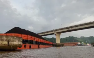 Mahulu Kembali Ditabrak Tongkang, Arus Truk Dialihkan