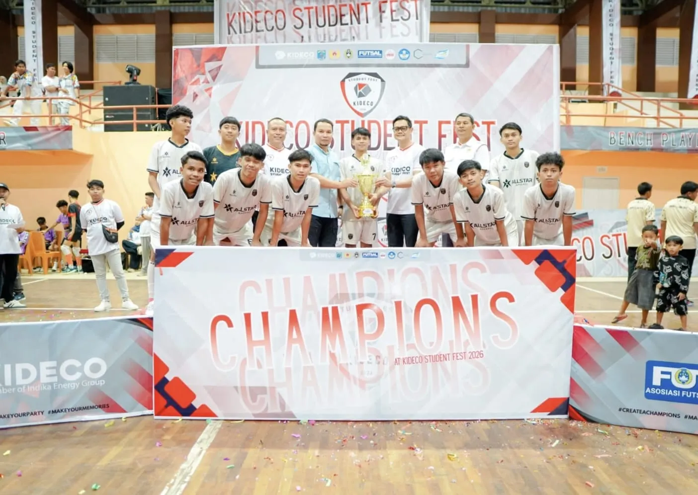 Final Sengit di Sadurengas, SMK Medika Samarinda Juara Kideco Student Fest 2026