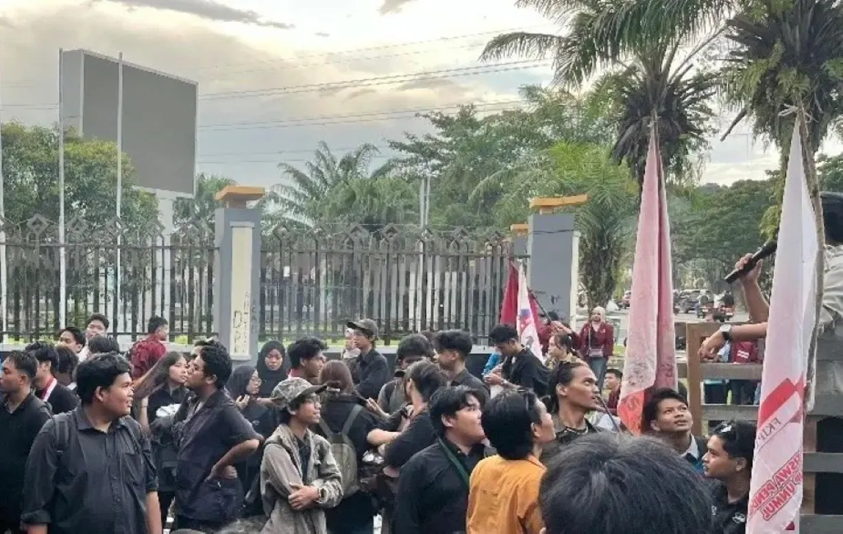 Ratusan Massa GERAM Kepung DPRD Kaltim, Tolak Wacana Pilkada Dipilih DPRD