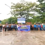 Polairud Polres Paser Bersih-Bersih Pelabuhan, Warga Diajak Jaga Lingkungan