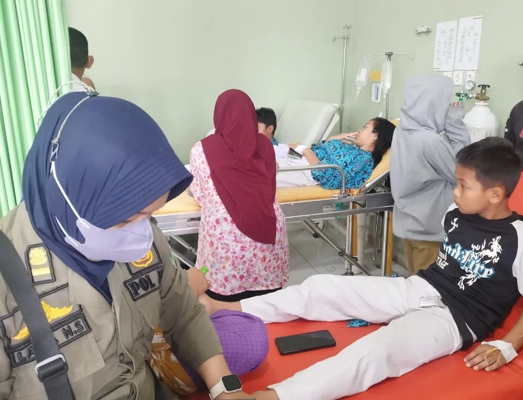 Puluhan Siswa SDN 008 Waru Diduga Keracunan Puding MBG