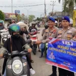 Semarak Ramadhan 1447 H, Satpolairud Polres Paser Turun ke Jalan Bagikan Takjil
