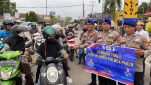 Semarak Ramadhan 1447 H, Satpolairud Polres Paser Turun ke Jalan Bagikan Takjil