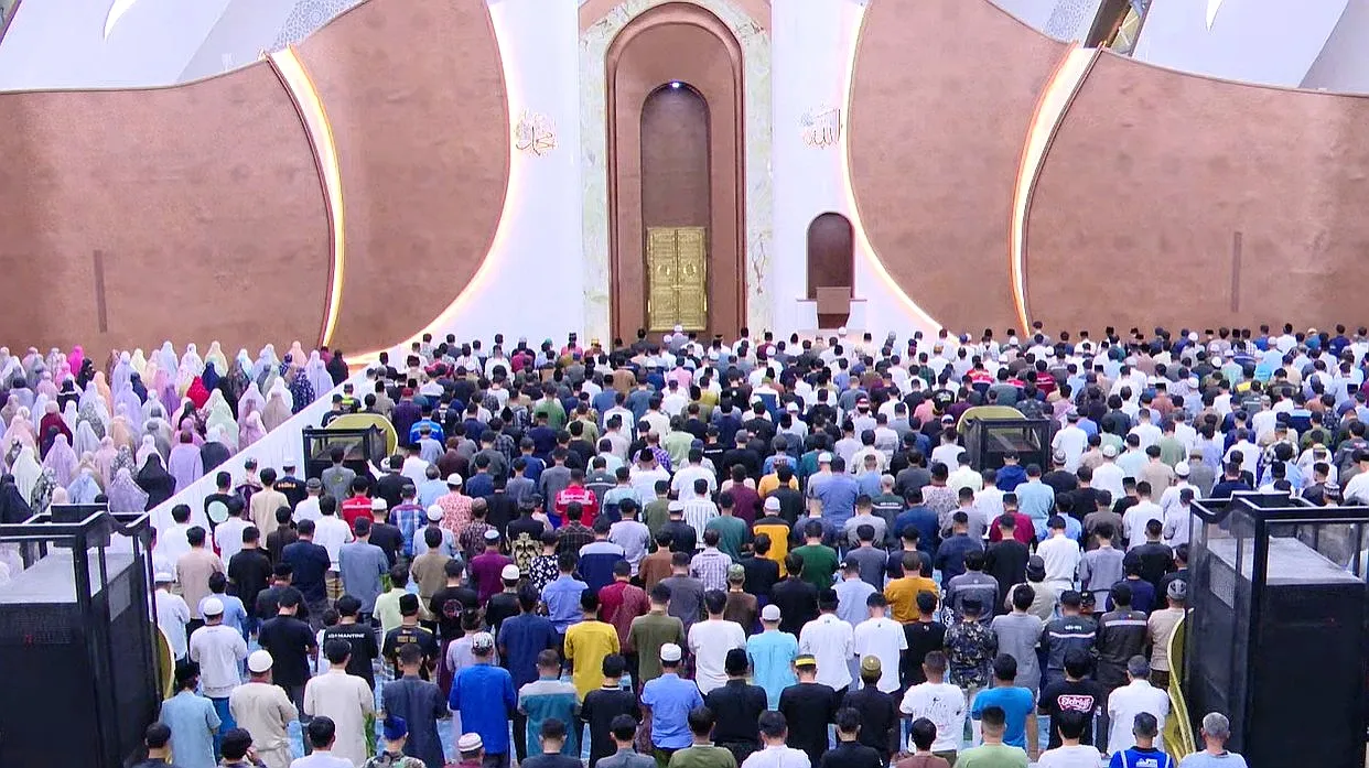 Tarawih Perdana di Masjid Negara IKN, Ribuan Jemaah Padati Ruang Salat