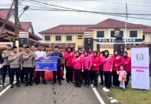 Polres Paser Bagikan 200 Takjil, Tebar Keberkahan Ramadhan