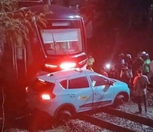 Kecelakaan Kereta di Bekasi Timur: Taksi Listrik Mogok di Perlintasan, 14 Tewas dan 84 Luka