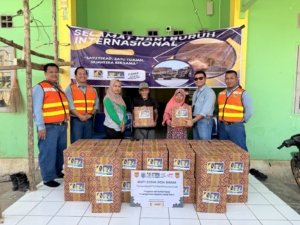 Peringati Hari Buruh, PAMA KIDE dan Serikat Pekerja Salurkan Bantuan Sosial ke Warga Desa Binaan