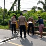 Laporan Warga Ditindak Cepat, Polsek Long Ikis Perbaiki Sementara Jembatan Sungai Soi Desa Samuntai