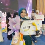 Keluar dari Zona Nyaman, Dinda Sindhu Prameshvari Ukir Prestasi di Puteri Muslimah Kaltim 2026