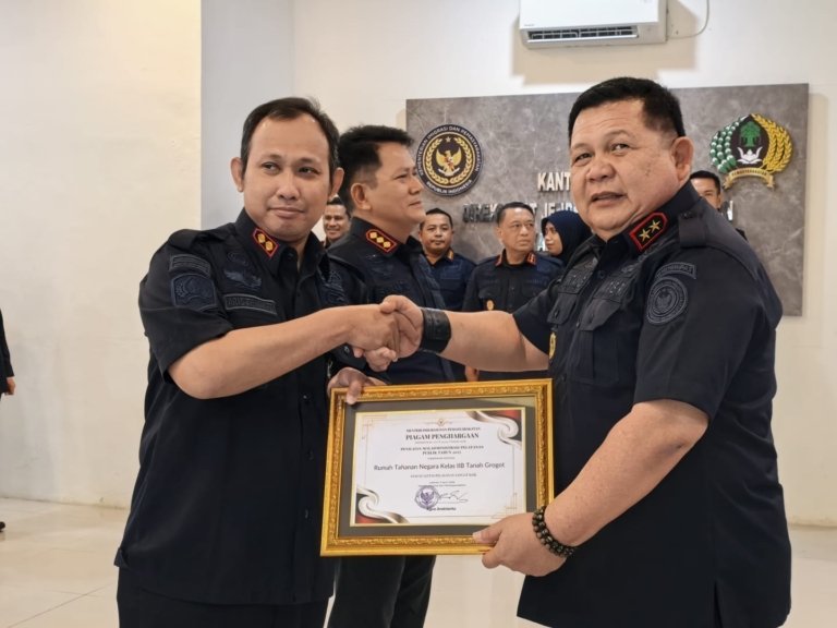 Rutan Tanah Grogot Raih Penghargaan Pelayanan Publik dari Kementerian Imipas RI