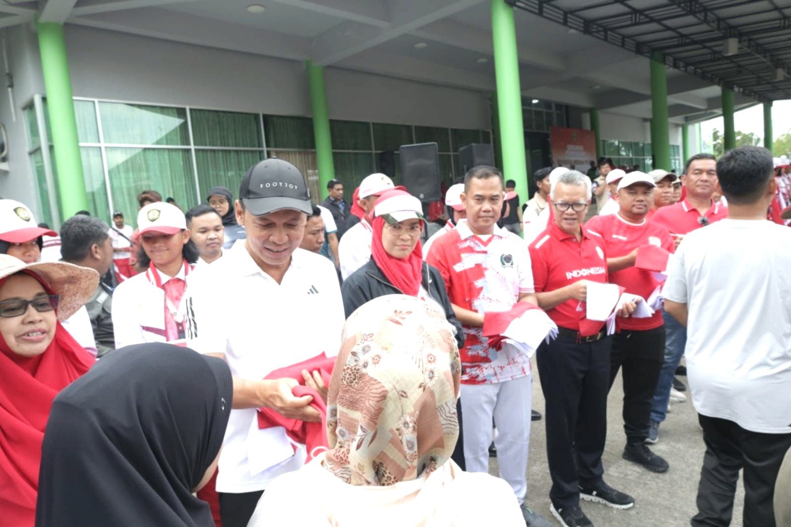 4.047 Bendera Merah Putih Dibagikan di Samarinda, Yenni Dorong Nasionalisme Tak Sekadar Seremonial